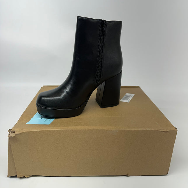 Journee Collection Mollie Black Ankle Boots - Open Box - Size 6