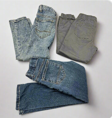 Boys’ 3-Pack Light Blue Jeans, Dark Blue Jeans, and Gray Joggers Size 5T - New