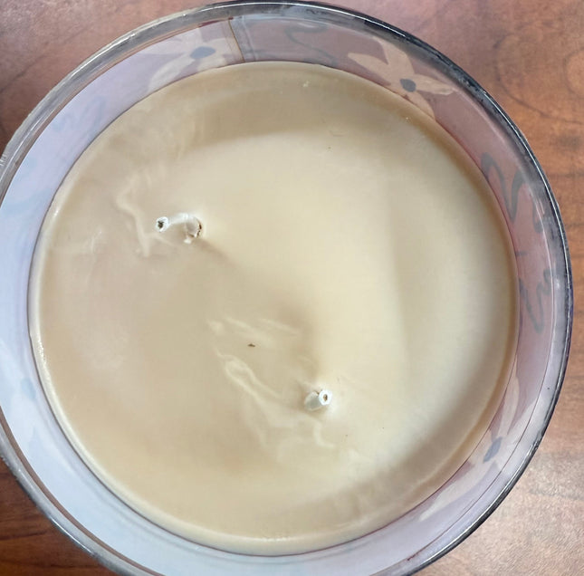 Signature Soy Vanilla Oak Scented Candle