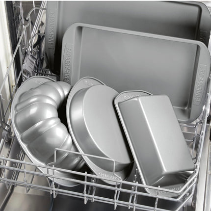 Farberware 9x13 Inch Nonstick Rectangular Baking Pan with Lid - New