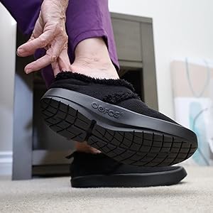 OOFOS OOcoozie Low Recovery Shoe Black Size 8 New