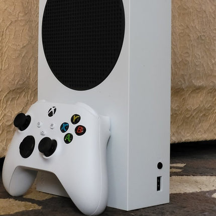 Microsoft - Xbox Series S 512GB All-Digital Console (Disc-Free Gaming) - White, New