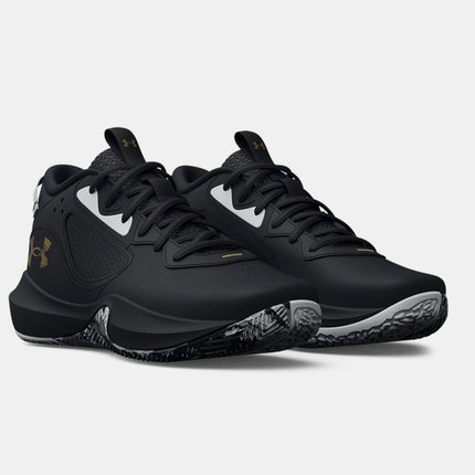 Under Armour Men’s Basketball Shoe in Black. 8.5