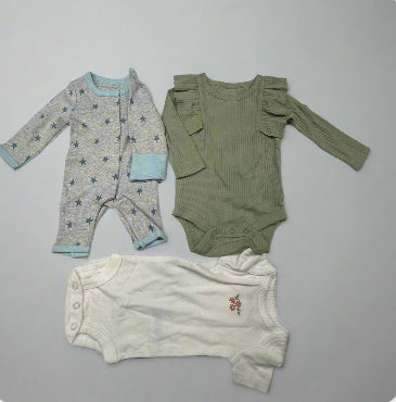 New with Tag 3-Pack Newborn Baby Outfits, Size NB – Star, Ribbed, and Floral Styles