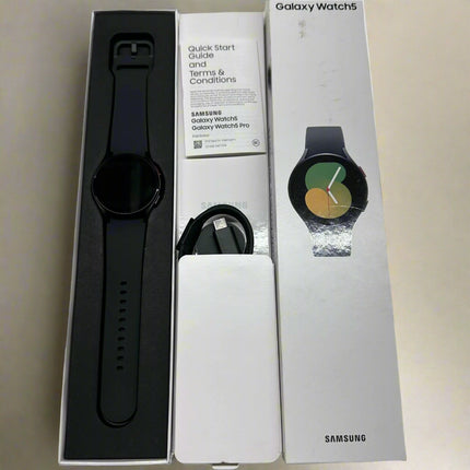 Samsung Galaxy Watch5 Aluminum Smartwatch 40mm BT - Graphite (Open Box)