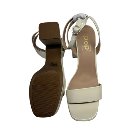 POP Casen Ivory Block Heel Sandals Size 10M Women's New