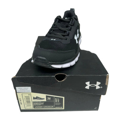 Under Armour Assert 9 Wide Jet Gray/White Size 7Y Boys' New