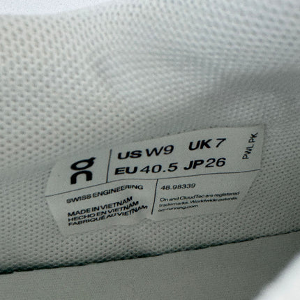 ON The Roger Advantage Sneakers White/Woodrose Size 9 Women’s New without Box
