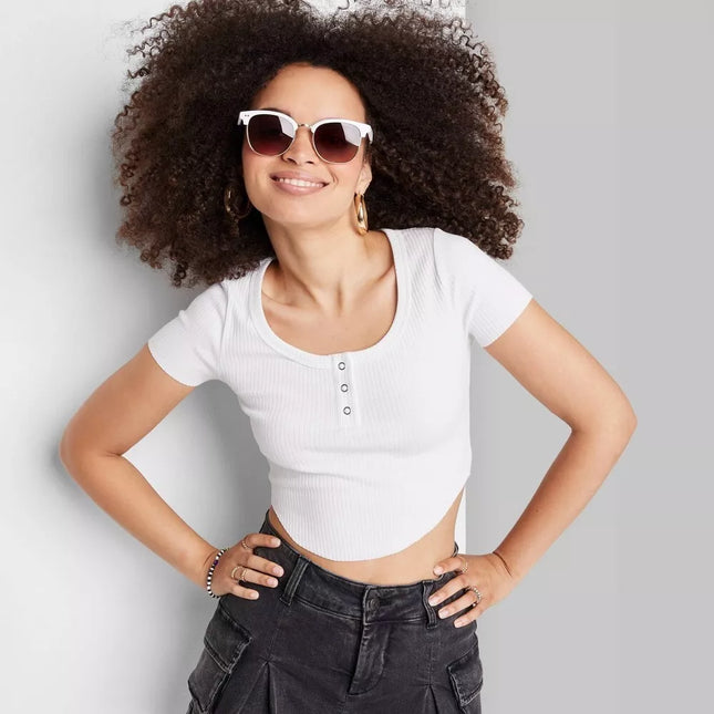 Women's Ribbed Snap-Henley Scoop Neck Cropped T-Shirt - Wild Fable™, New - White, Size M


