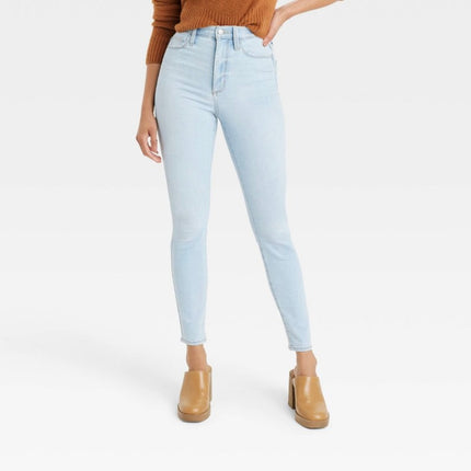 Universal Thread™ Women’s High-Rise Light Blue Skinny Jeans, New with Tags.”
